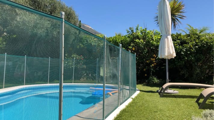 swimming pool fencing pros in Alberton